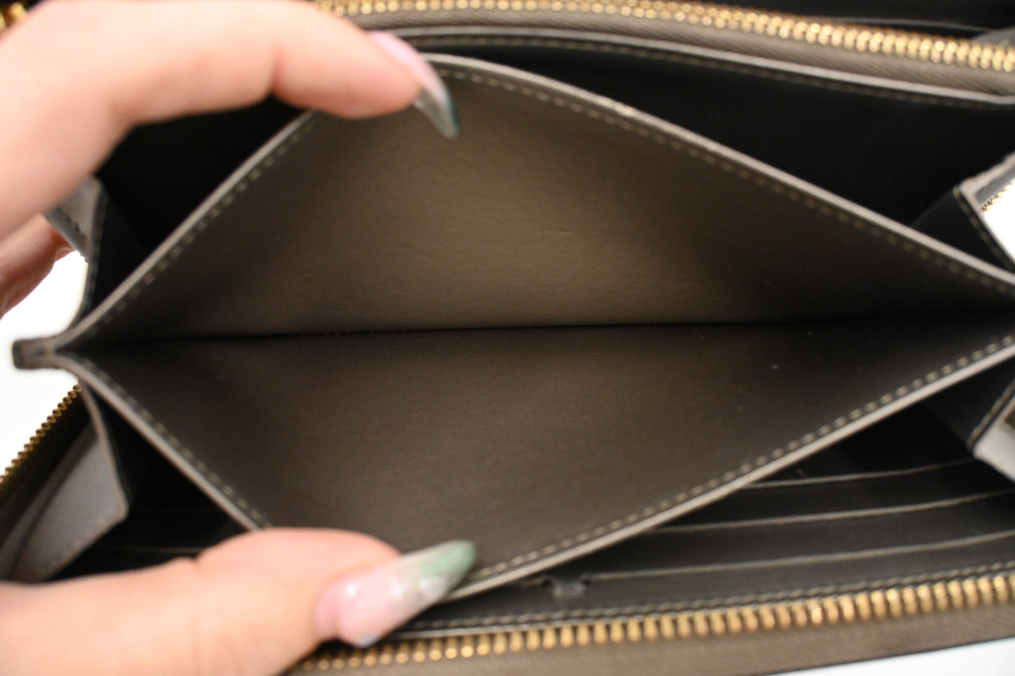 Louis Vuitton Zippy Wallet in Bronze Vernis Leather