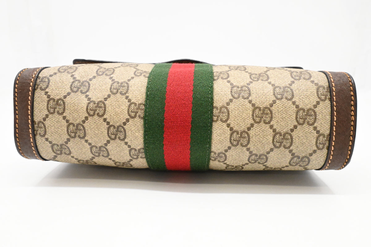 Gucci Clutch in GG Supreme Canvas