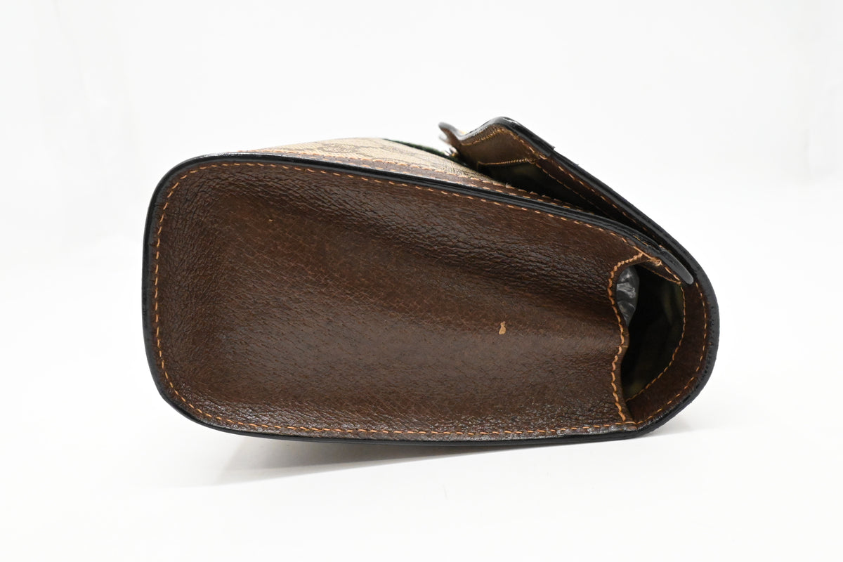 Gucci Clutch in GG Supreme Canvas
