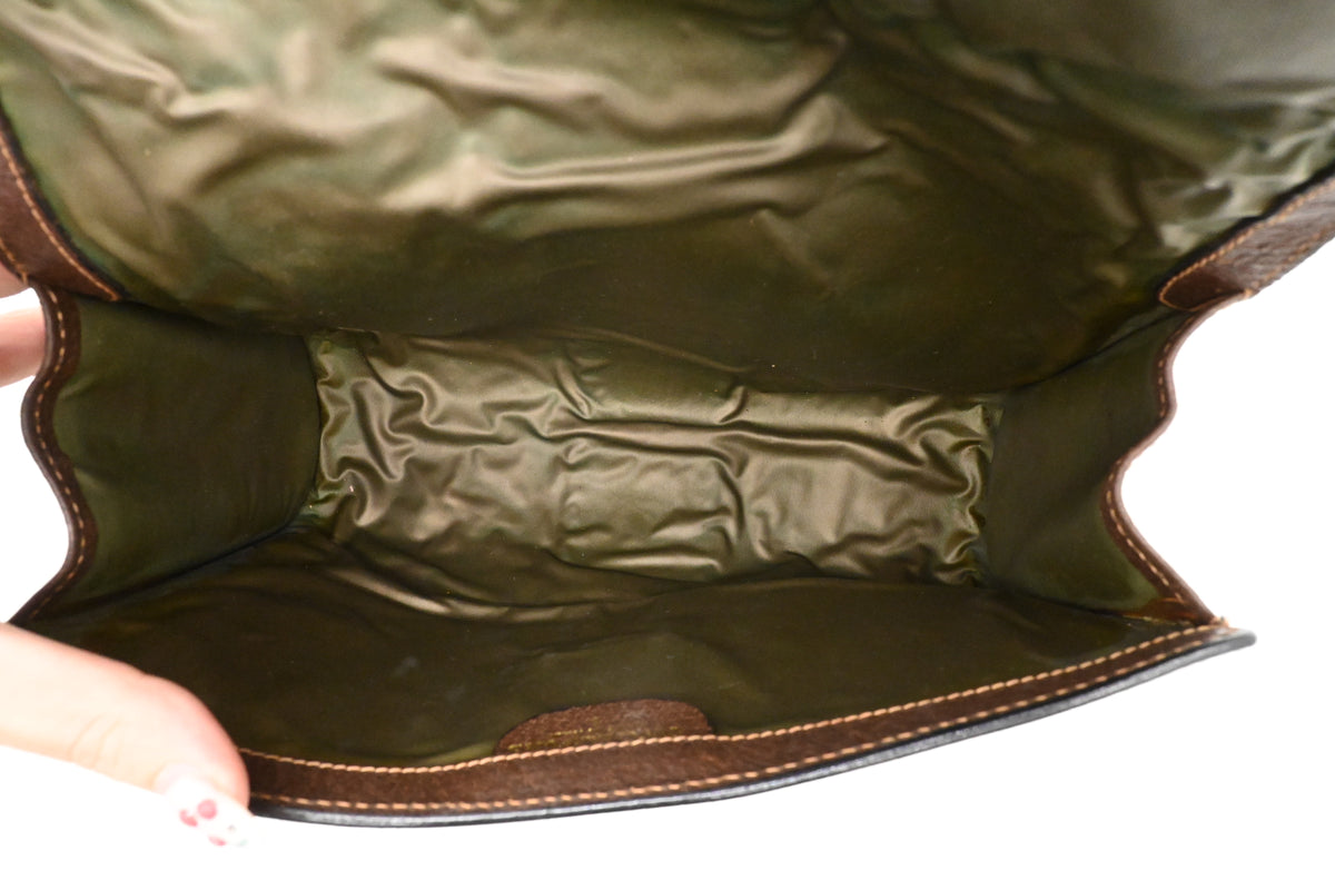 Gucci Clutch in GG Supreme Canvas