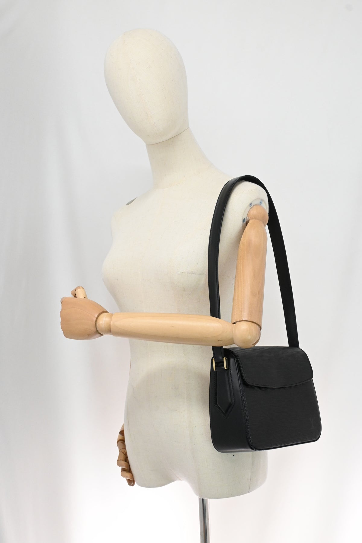 Louis Vuitton Buci in Black Epi Leather