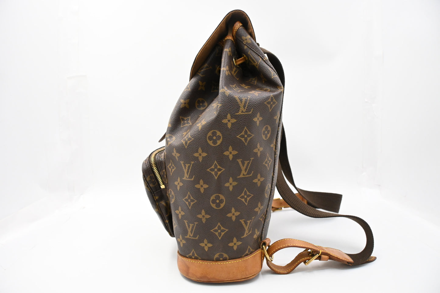 Louis Vuitton Montsouris GM in Monogram Canvas