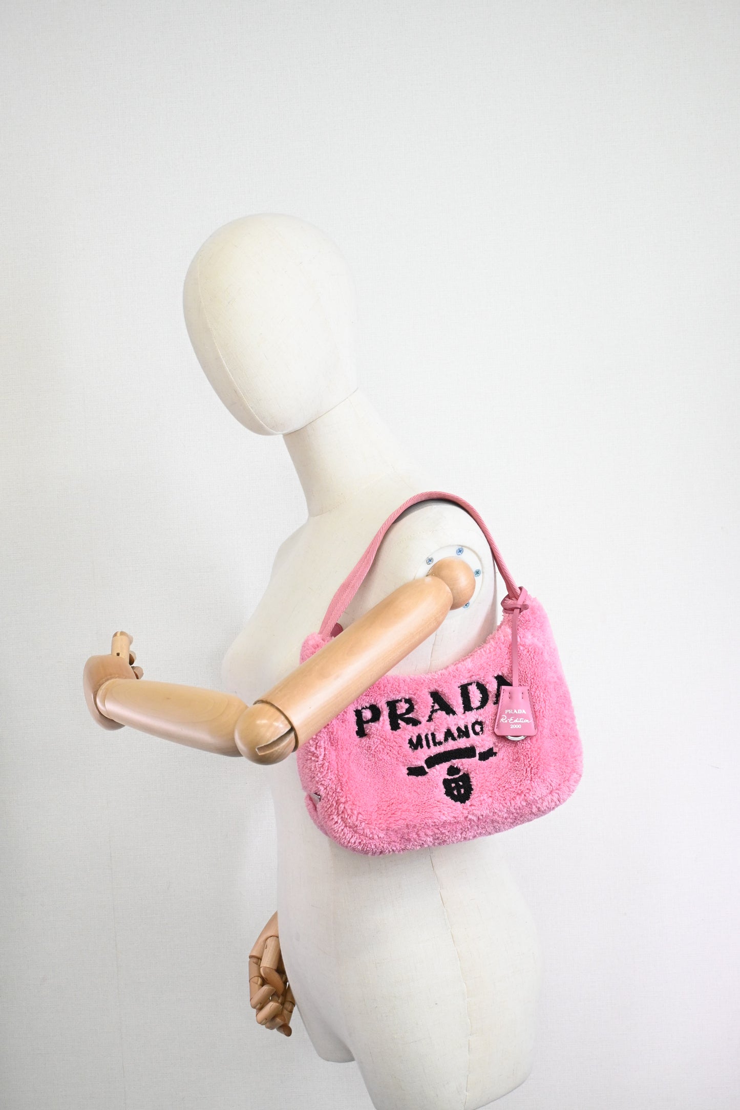Prada Shoulder Bag Re-Edition 2000 Terry in Pink Fabric