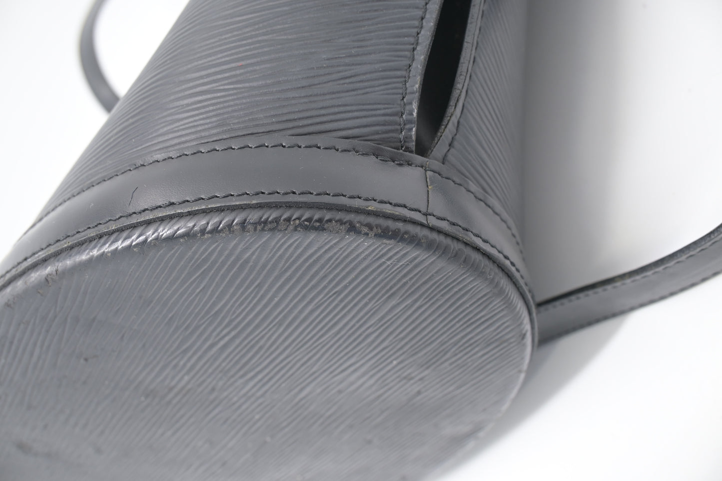 Louis Vuitton Saint Jacques GM in Black Epi Leather