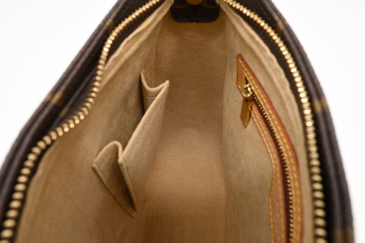 Louis Vuitton Looping MM in Monogram Canvas