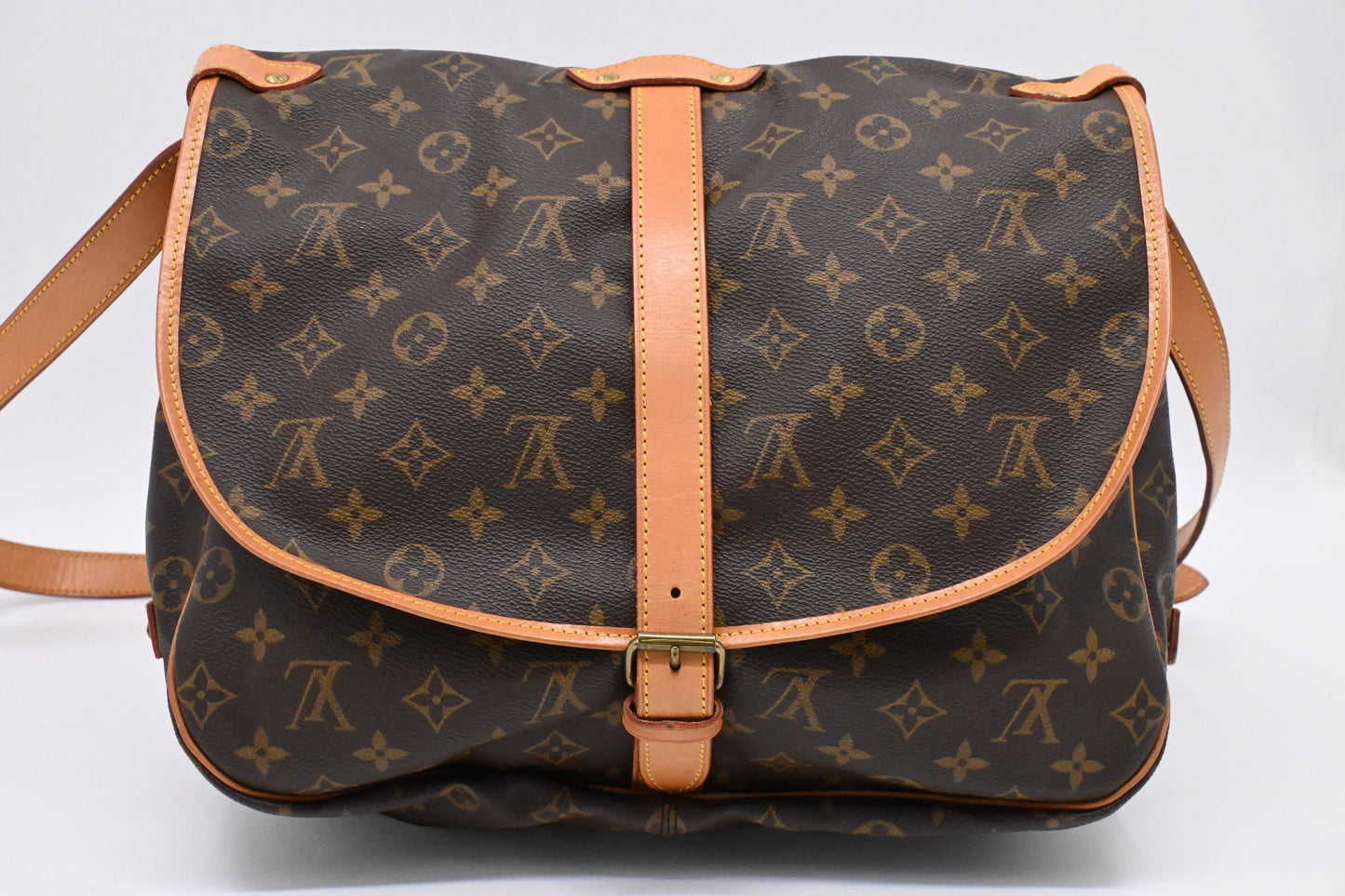 Louis Vuitton Saumur 35 in Monogram Canvas