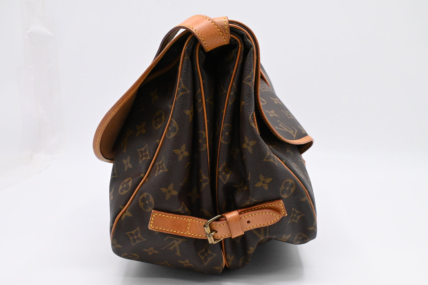 Louis Vuitton Saumur 35 in Monogram Canvas