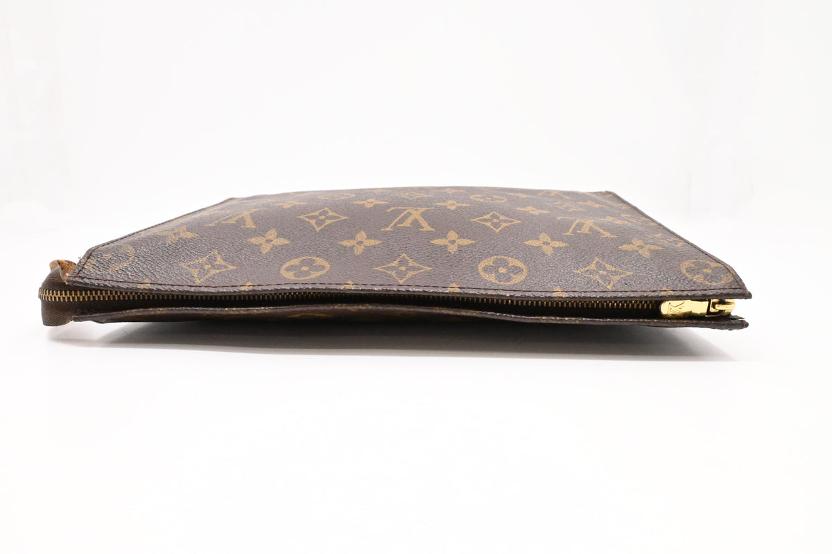Louis Vuitton Toiletry 26 in Monogram Canvas