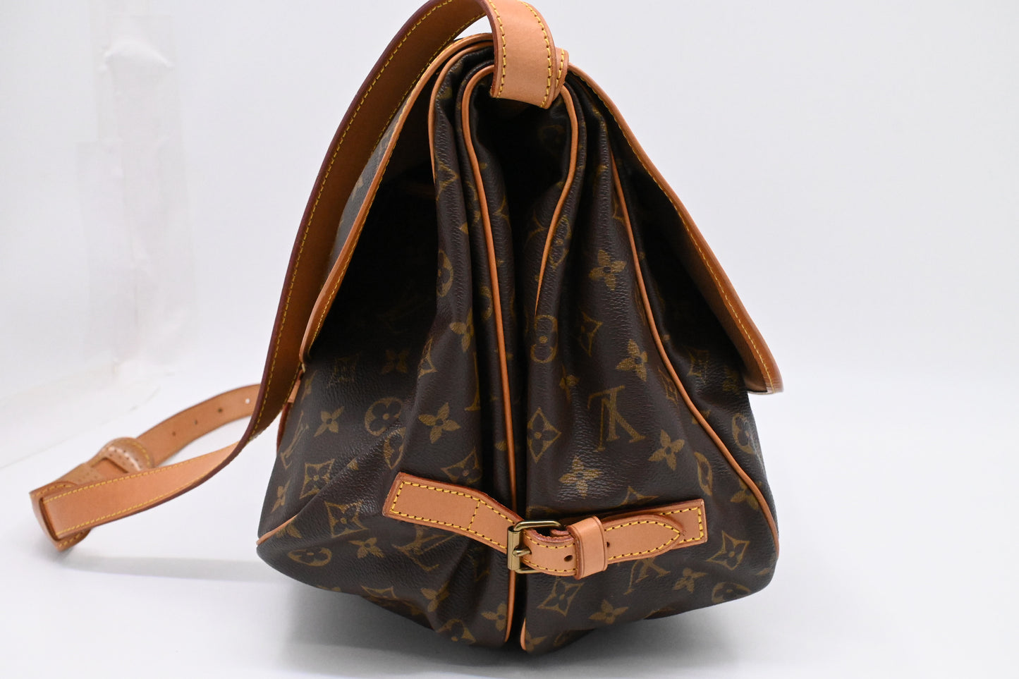 Louis Vuitton Saumur 35 in Monogram Canvas