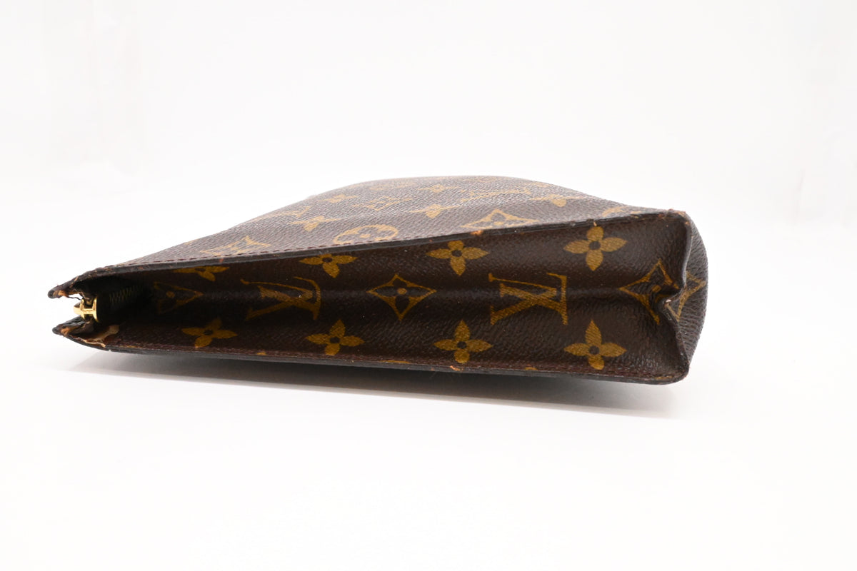 Louis Vuitton Toiletry 26 in Monogram Canvas