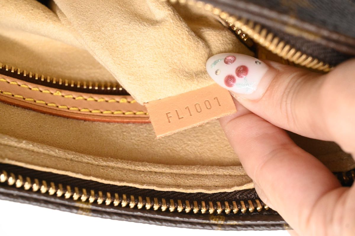 Louis Vuitton Looping MM in Monogram Canvas