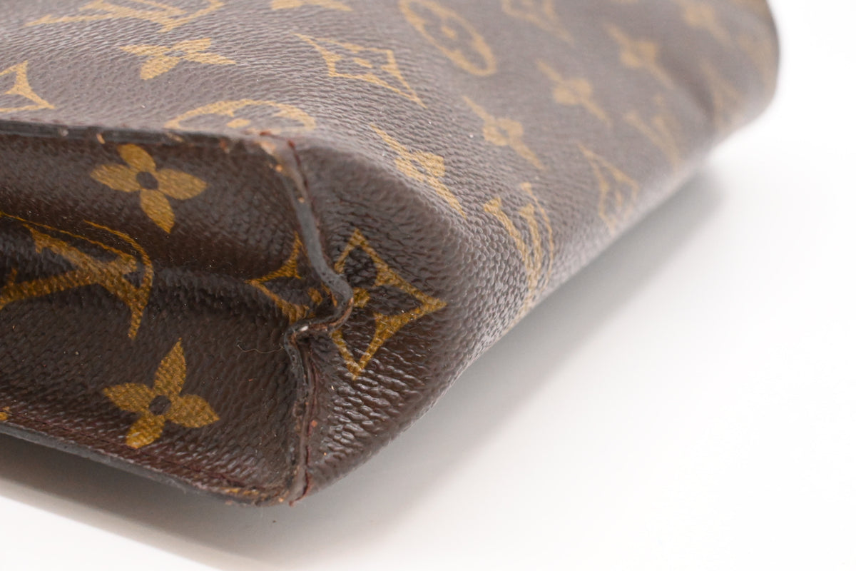 Louis Vuitton Toiletry 26 in Monogram Canvas