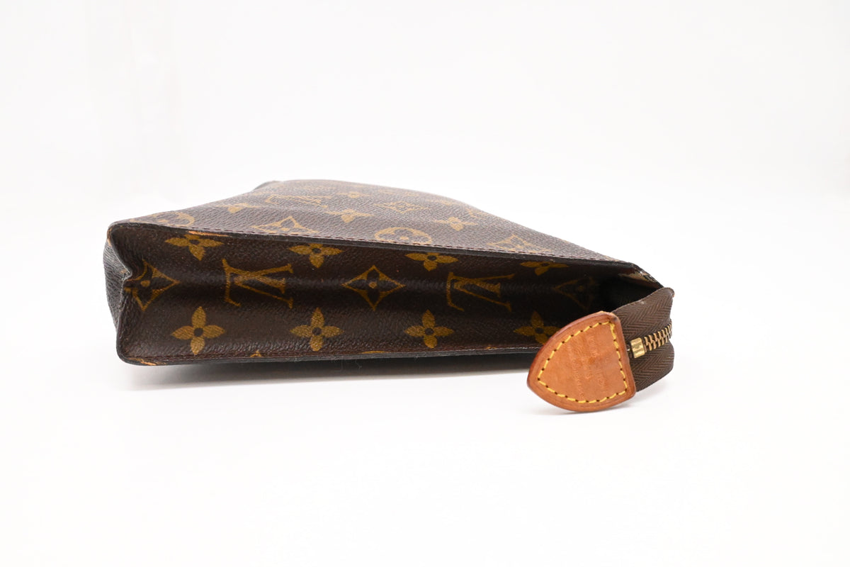 Louis Vuitton Toiletry 26 in Monogram Canvas