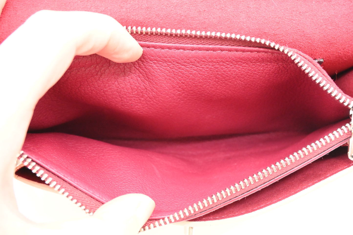 Louis Vuitton MyLockMe Chain Pochette in Pivoine Leather