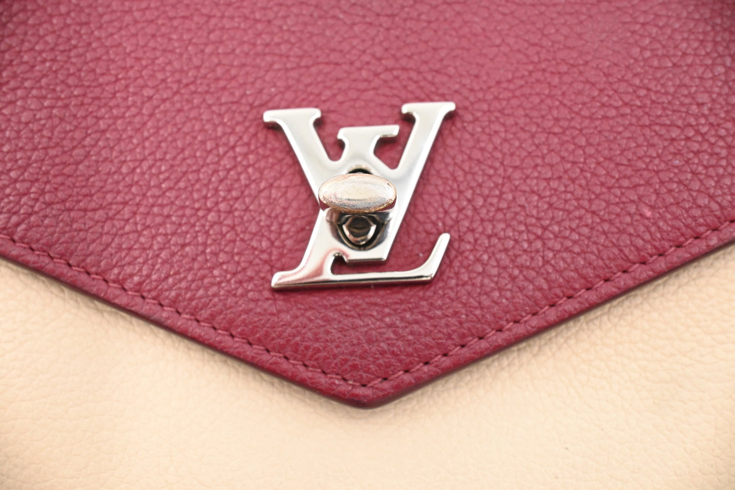 Louis Vuitton MyLockMe Chain Pochette in Pivoine Leather