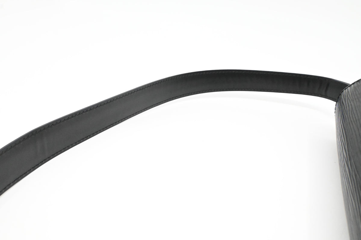 Louis Vuitton Buci in Black Epi Leather