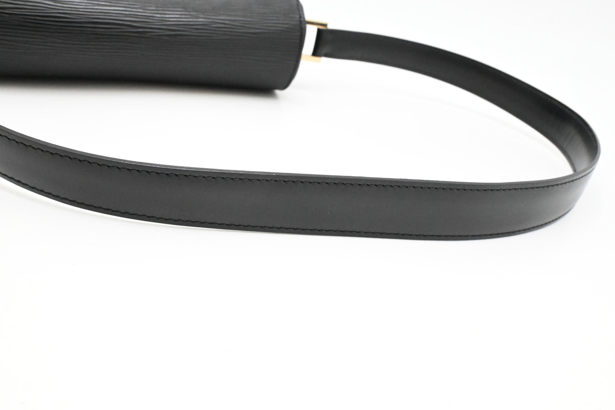 Louis Vuitton Buci in Black Epi Leather