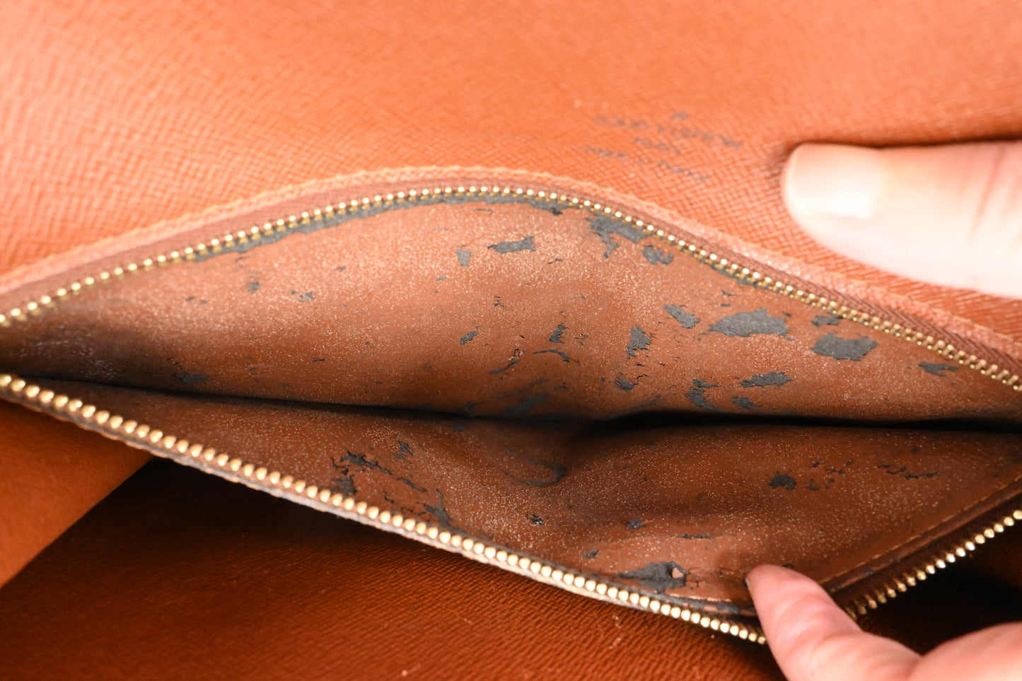 Louis Vuitton Monceau in Monogram Canvas