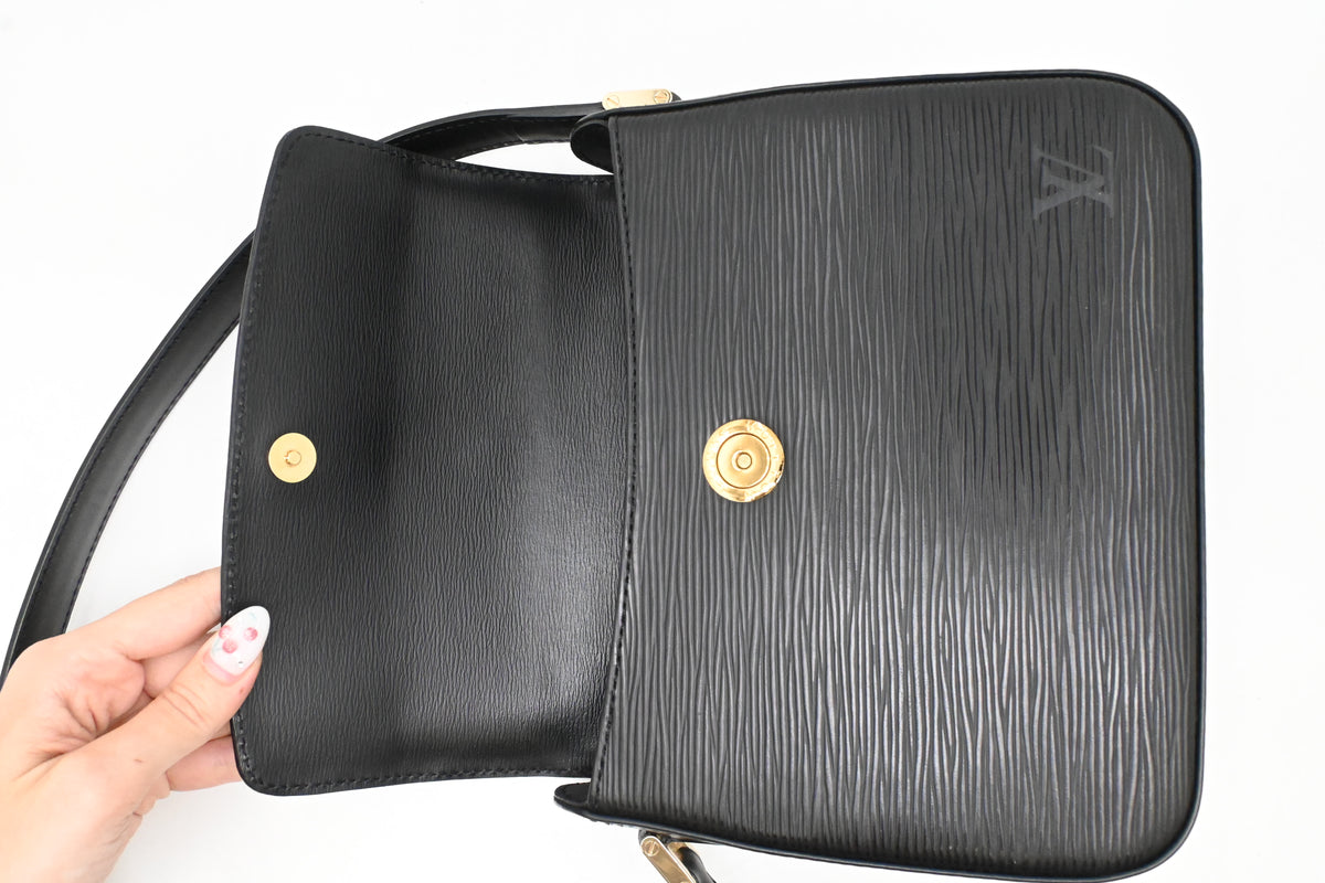 Louis Vuitton Buci in Black Epi Leather