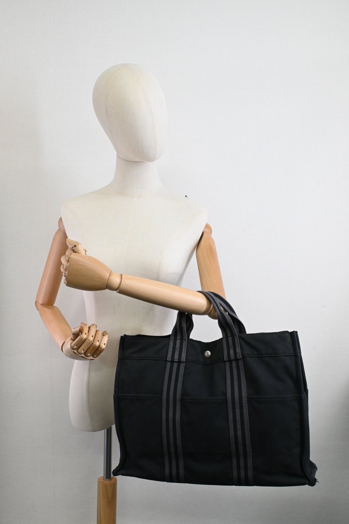 Hermes Fourre Tout MM in Black Canvas