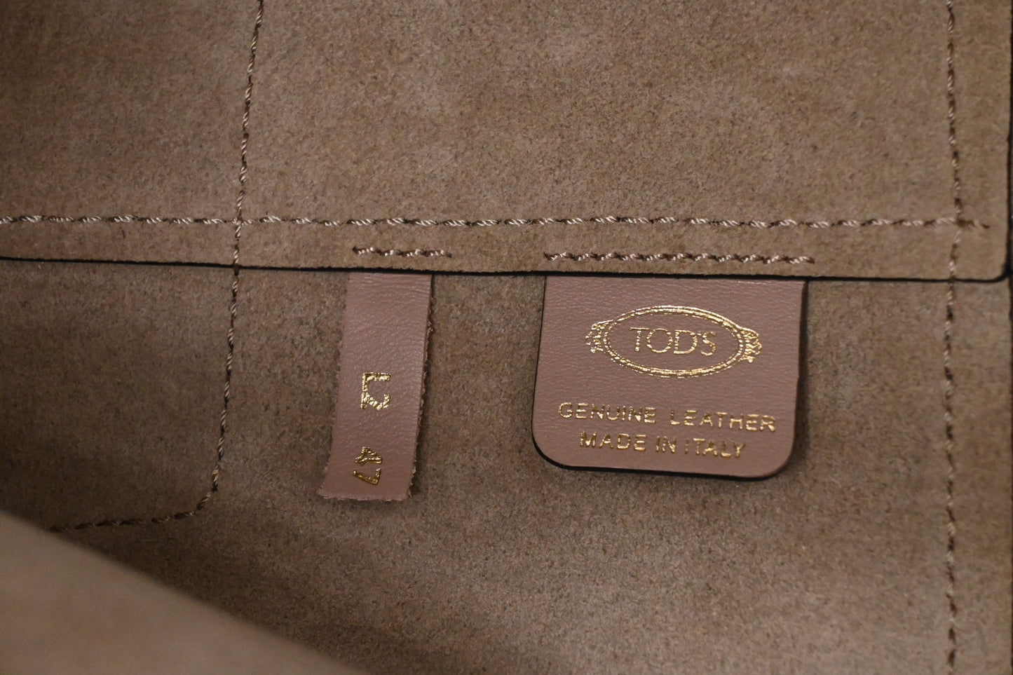 Tod's T Case Shoulder Bag in Beige Leather