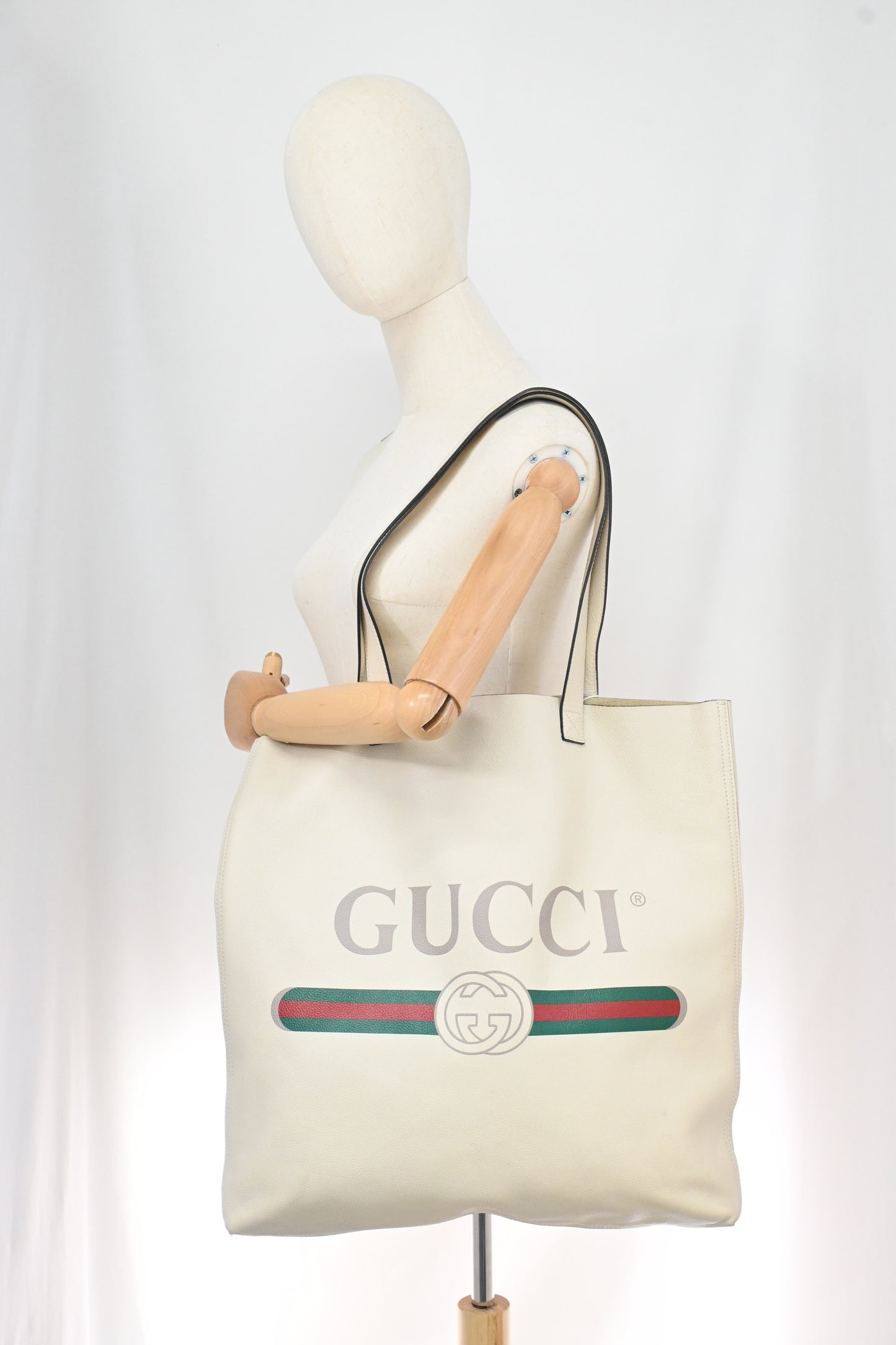 Gucci Logo Print Tote Bag in White Leather