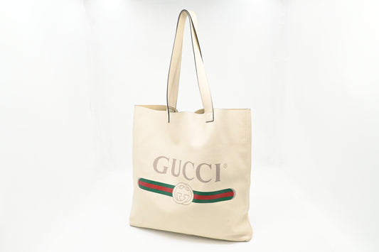 Gucci Logo Print Tote Bag in White Leather
