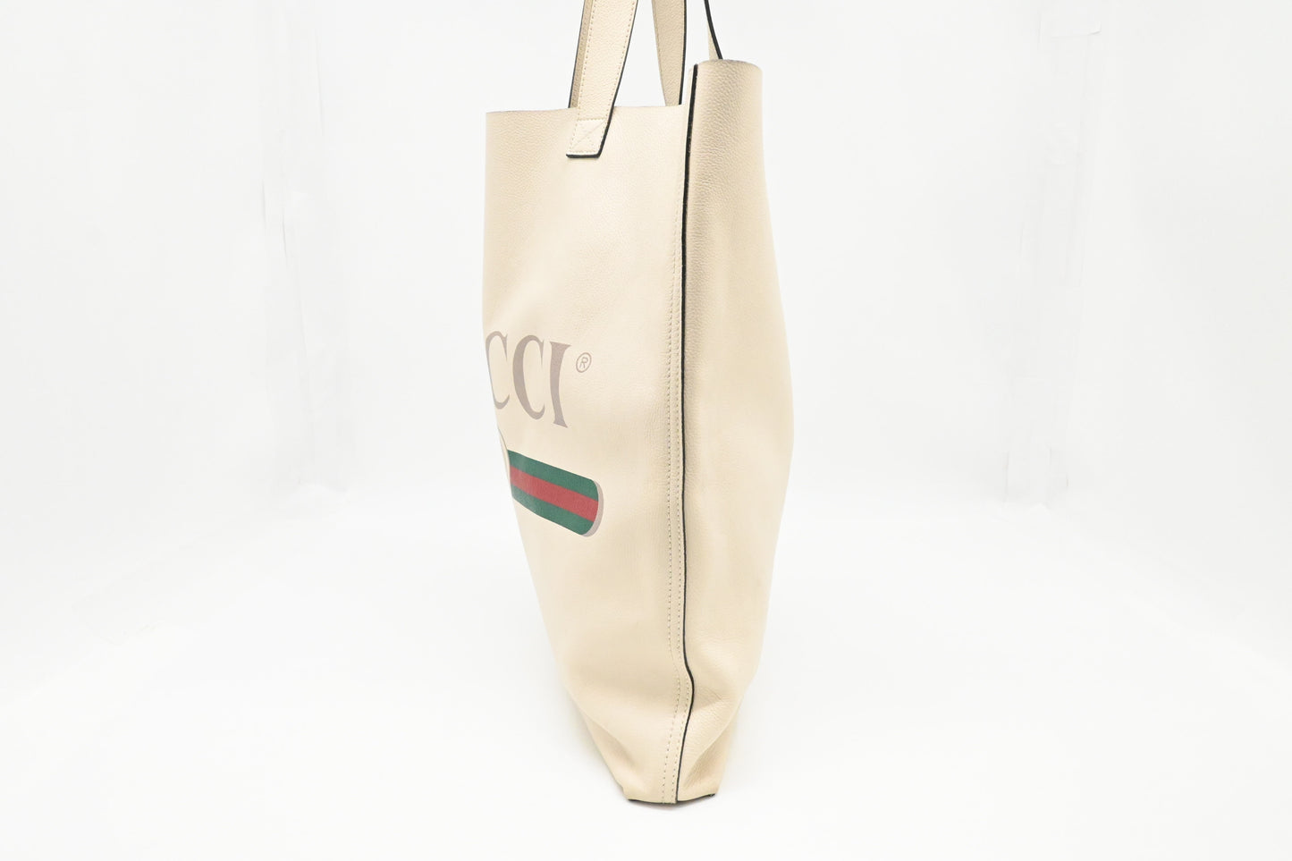 Gucci Logo Print Tote Bag in White Leather