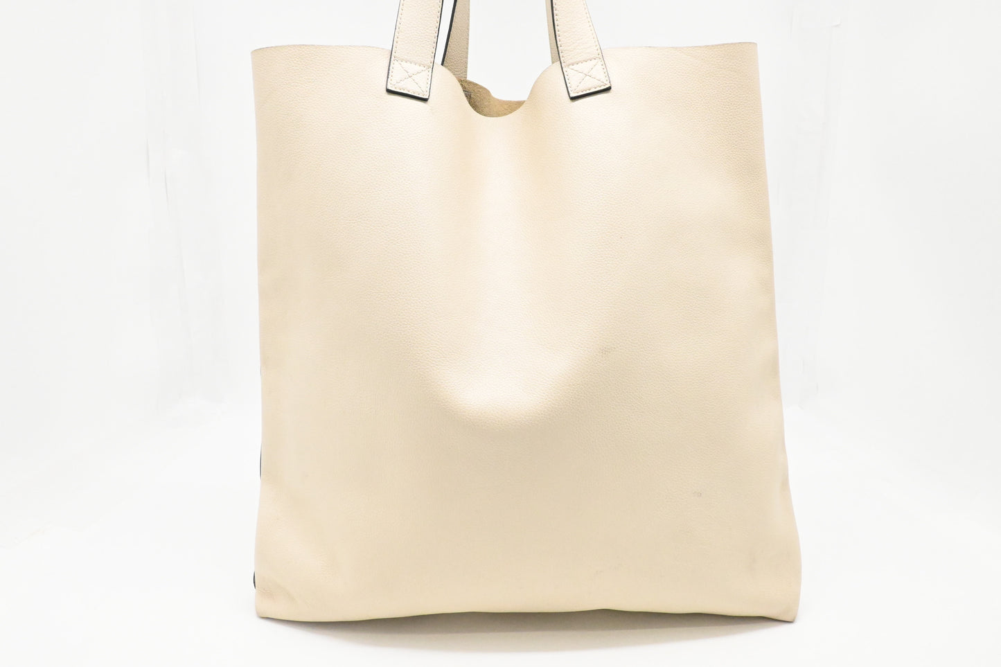 Gucci Logo Print Tote Bag in White Leather