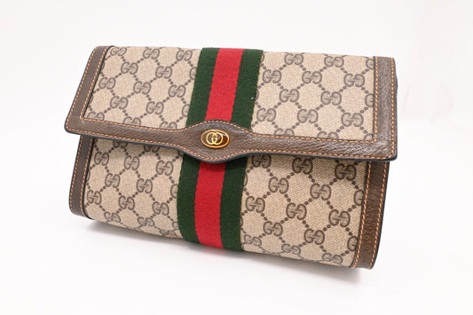 Gucci Clutch in GG Supreme Canvas