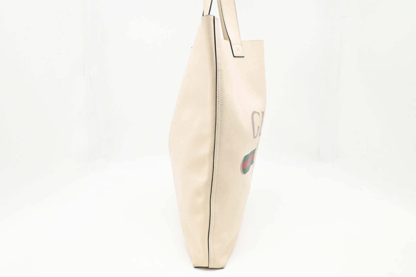 Gucci Logo Print Tote Bag in White Leather