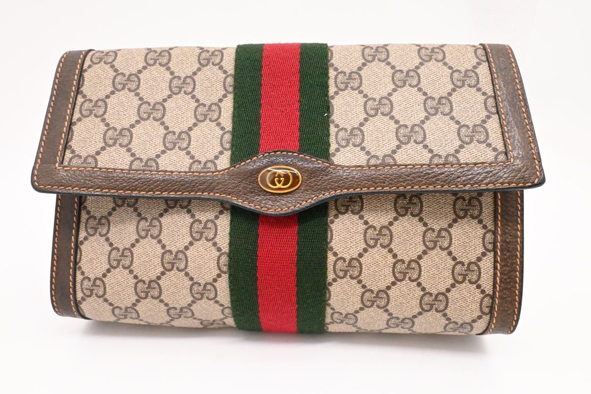 Gucci Clutch in GG Supreme Canvas