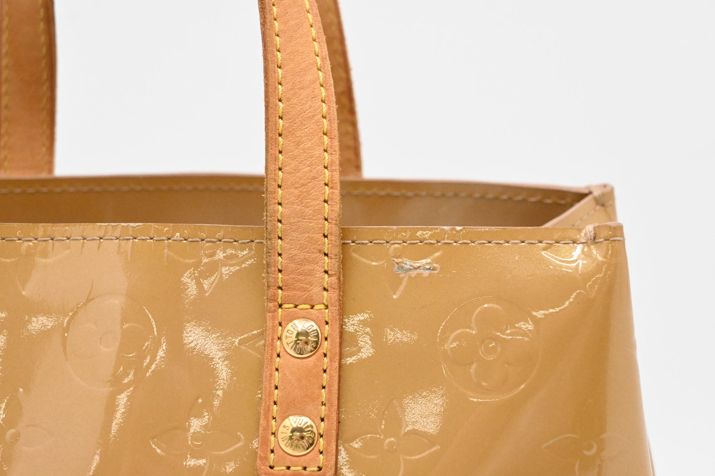 Louis Vuitton Reade PM in Dark Beige Vernis