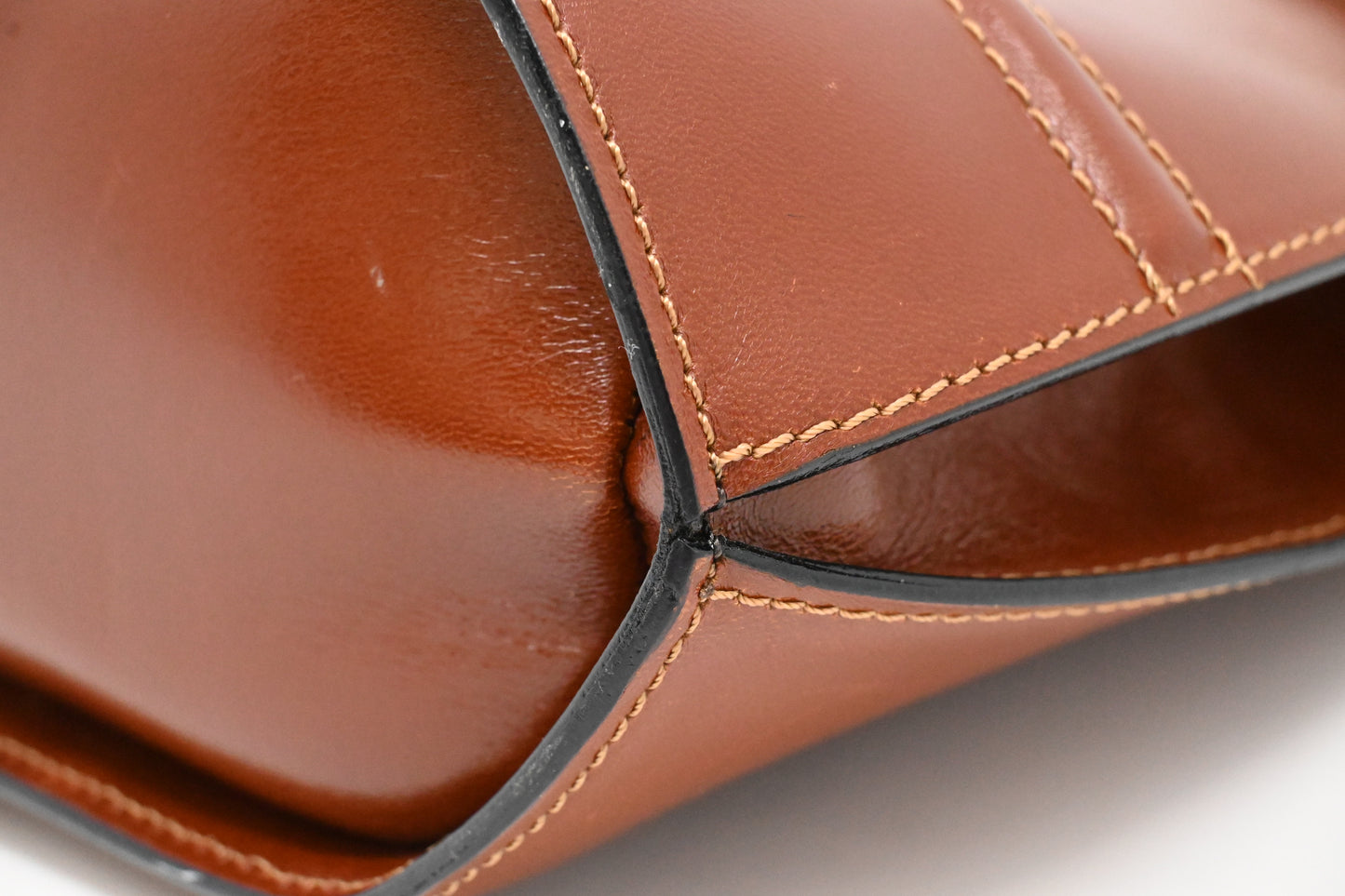 Bally Chain Shoulder Bag in Brown Leather
