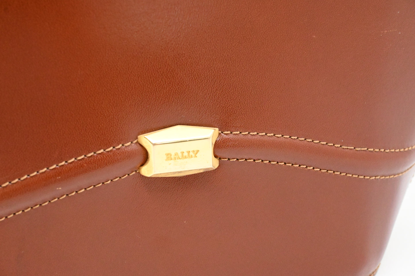 Bally Chain Shoulder Bag in Brown Leather