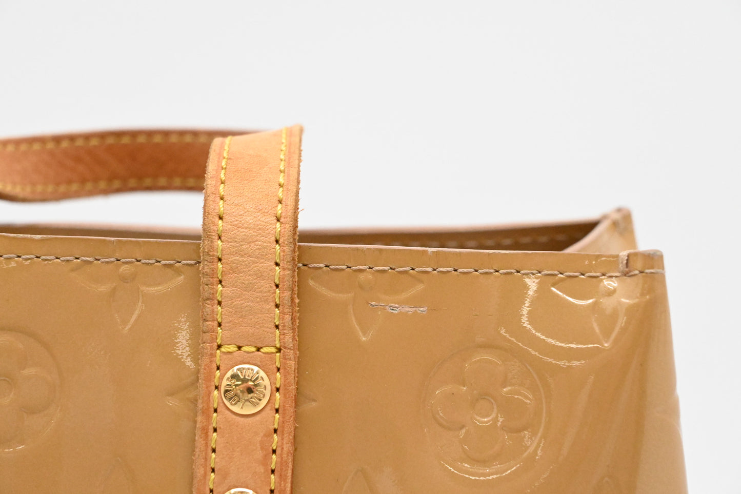 Louis Vuitton Reade PM in Dark Beige Vernis