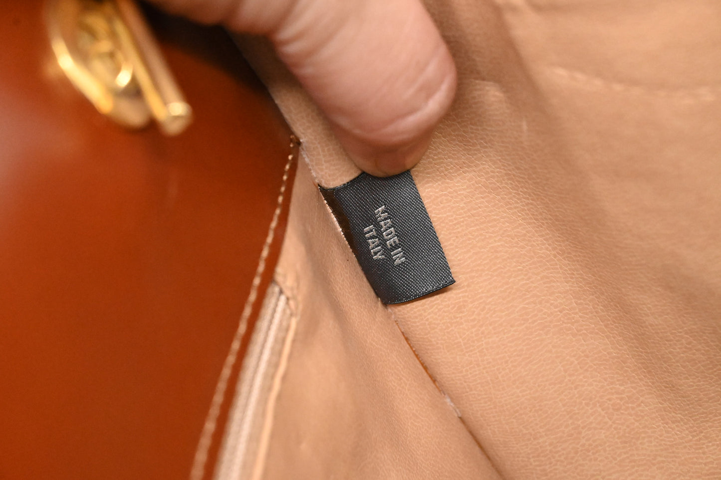 Bally Chain Shoulder Bag in Brown Leather