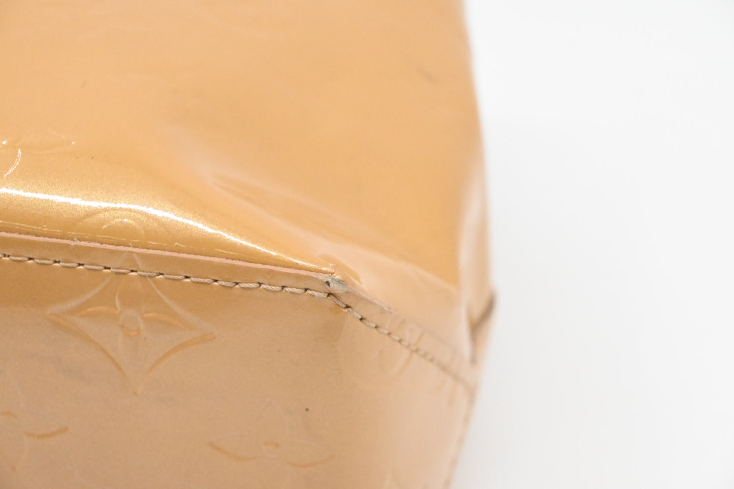 Louis Vuitton Reade PM in Dark Beige Vernis