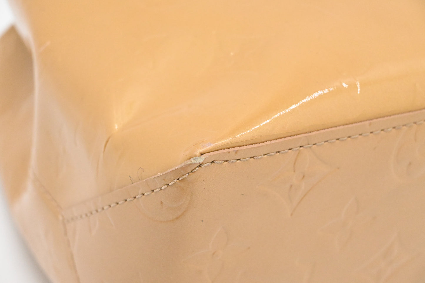 Louis Vuitton Reade PM in Dark Beige Vernis