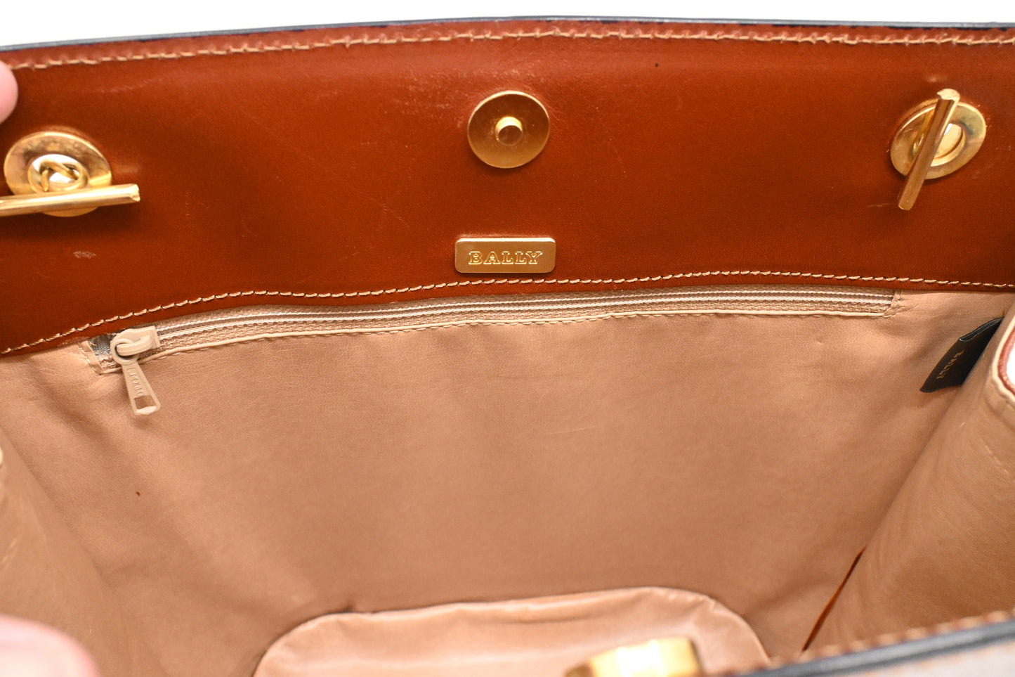 Bally Chain Shoulder Bag in Brown Leather