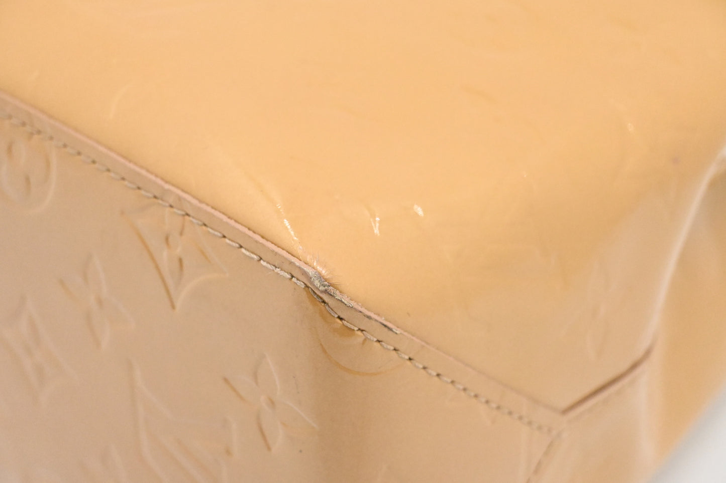 Louis Vuitton Reade PM in Dark Beige Vernis