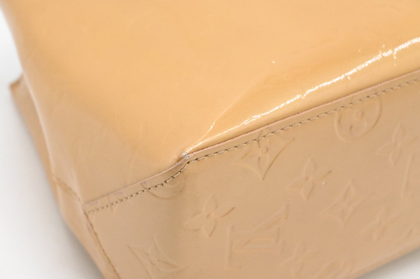 Louis Vuitton Reade PM in Dark Beige Vernis
