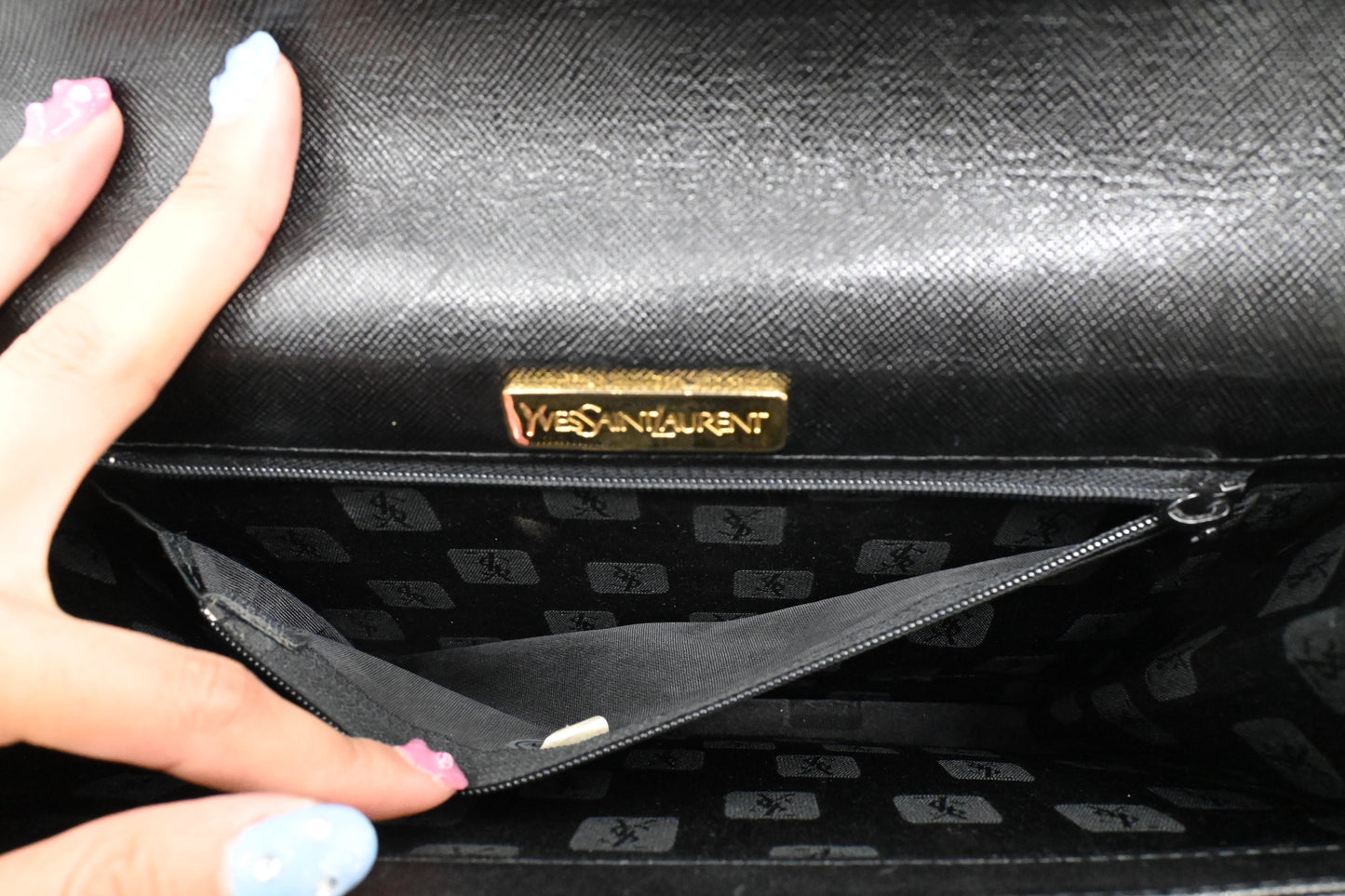 YSL Saint Laurent Shoulder Bag in Black Leather