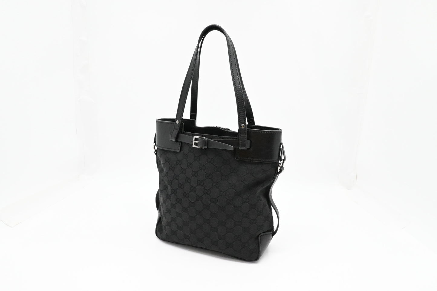 Gucci Shoulder bag in Black GG Canvas