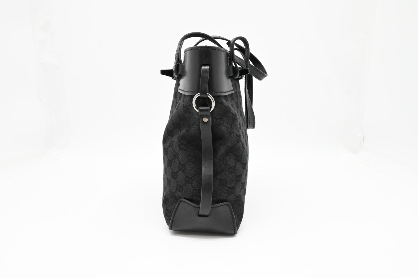 Gucci Shoulder bag in Black GG Canvas