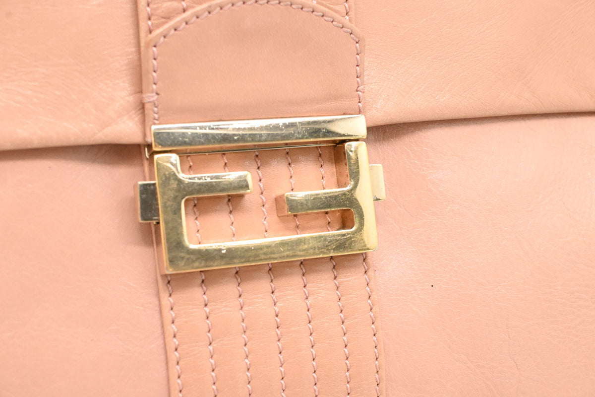 Fendi Shoulder Bag in Nude Pink Leather
