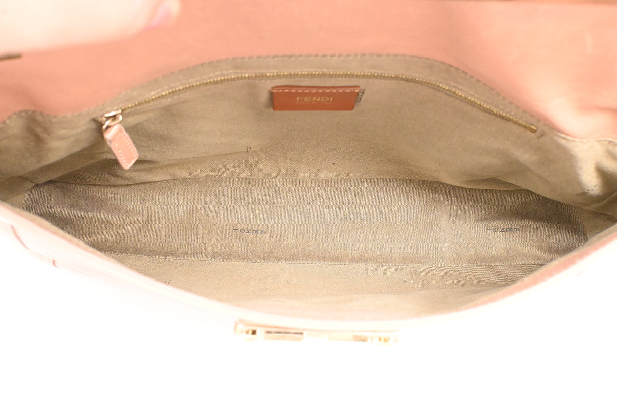 Fendi Shoulder Bag in Nude Pink Leather