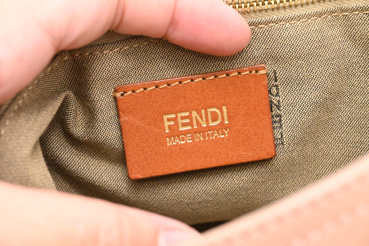 Fendi Shoulder Bag in Nude Pink Leather