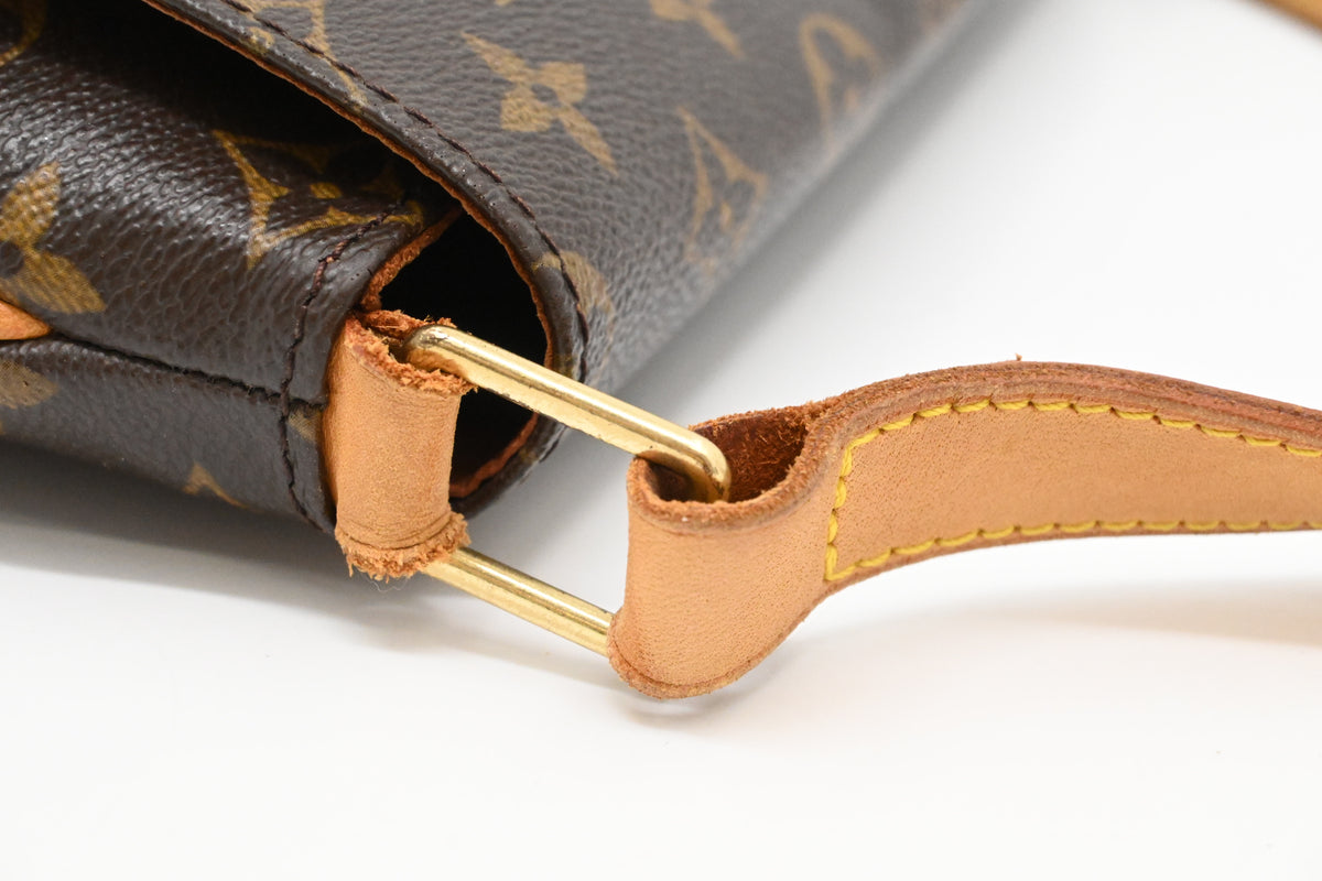 Louis Vuitton Musette Salsa GM in Monogram Canvas