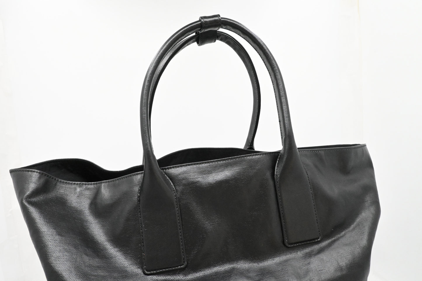Bottega Veneta Tote in Black Canvas